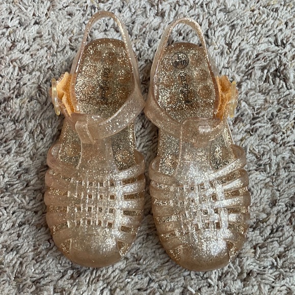 Cat & Jack Other - Cat and Jack gold glitter sparkle jellies L 9/10